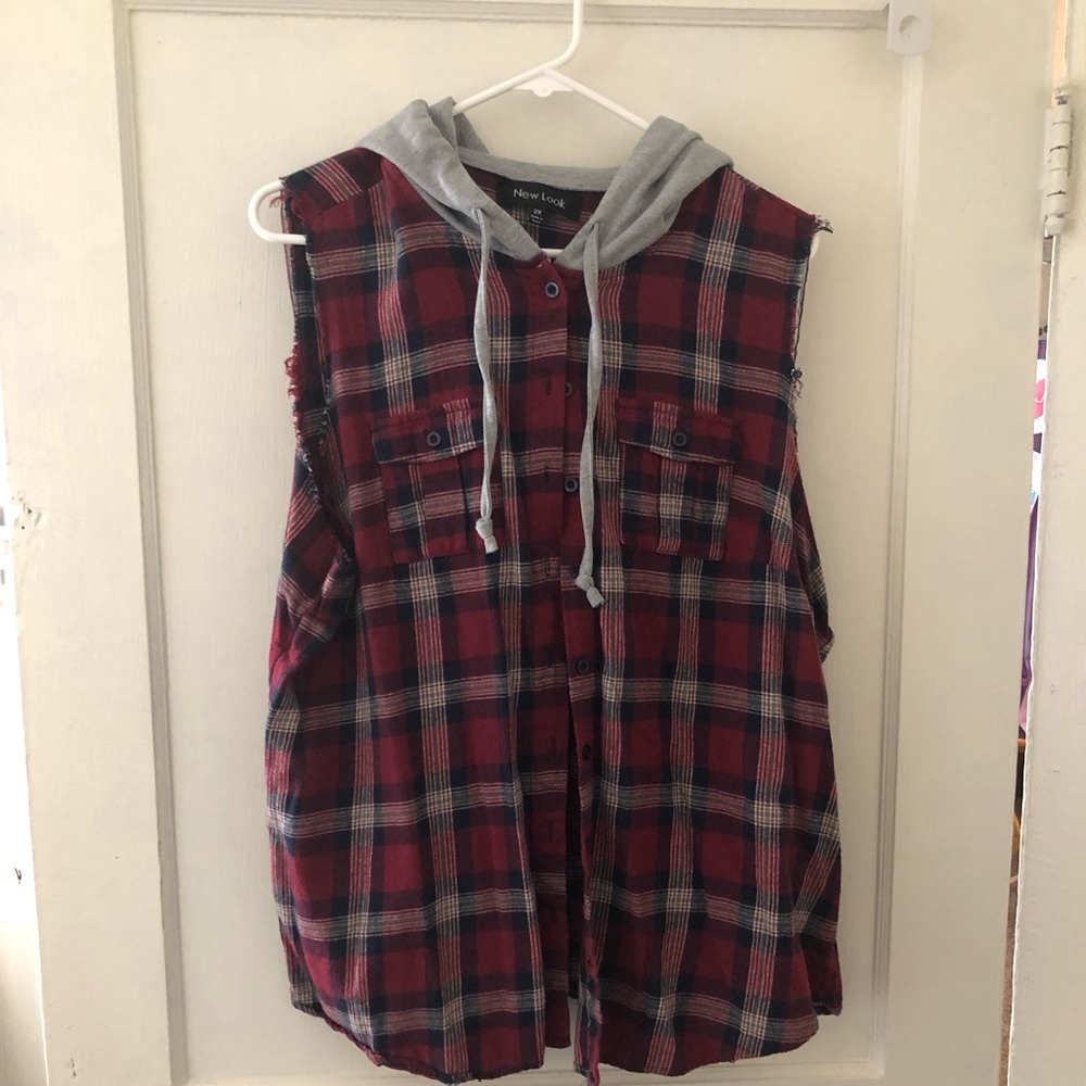 Cut off flannel with hood ✨